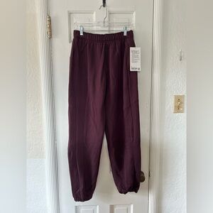 NWT Lululemon Scuba Oversized Jogger *Regular in Goodnight Plum size S